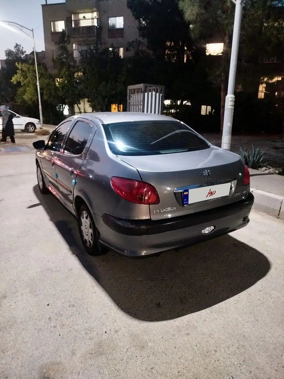 پژو ۲۰۶ صندوق دار v8 - 1394