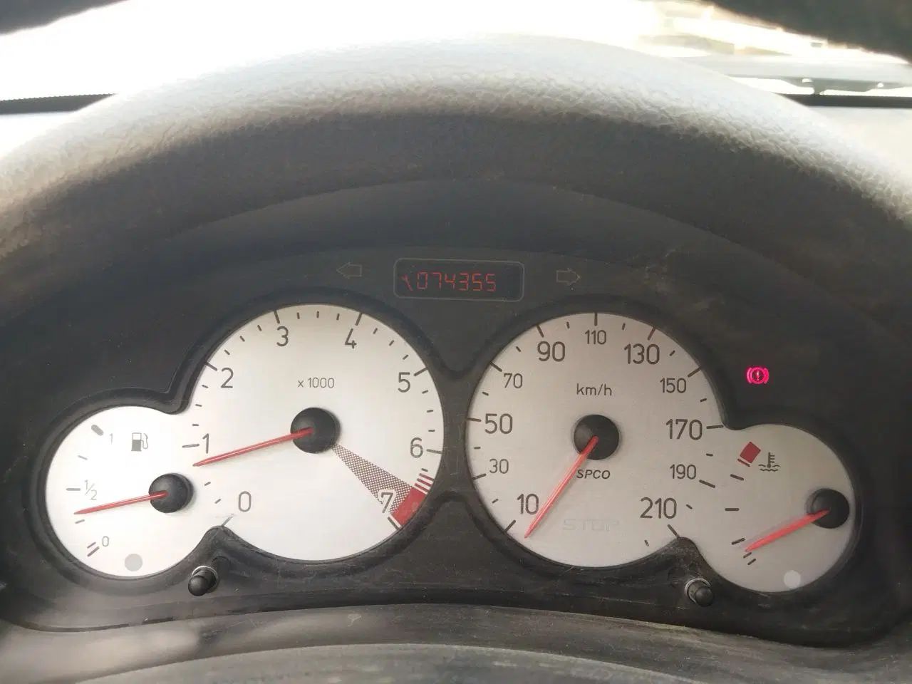 پژو ۲۰۶ صندوق دار v8 - 1397