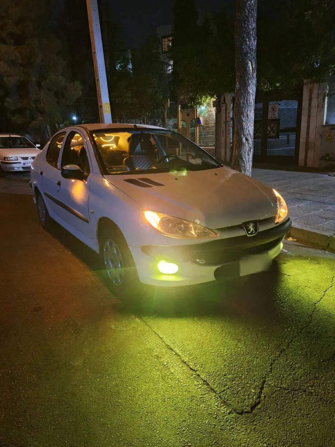 پژو ۲۰۶ صندوق دار v8 - 1392