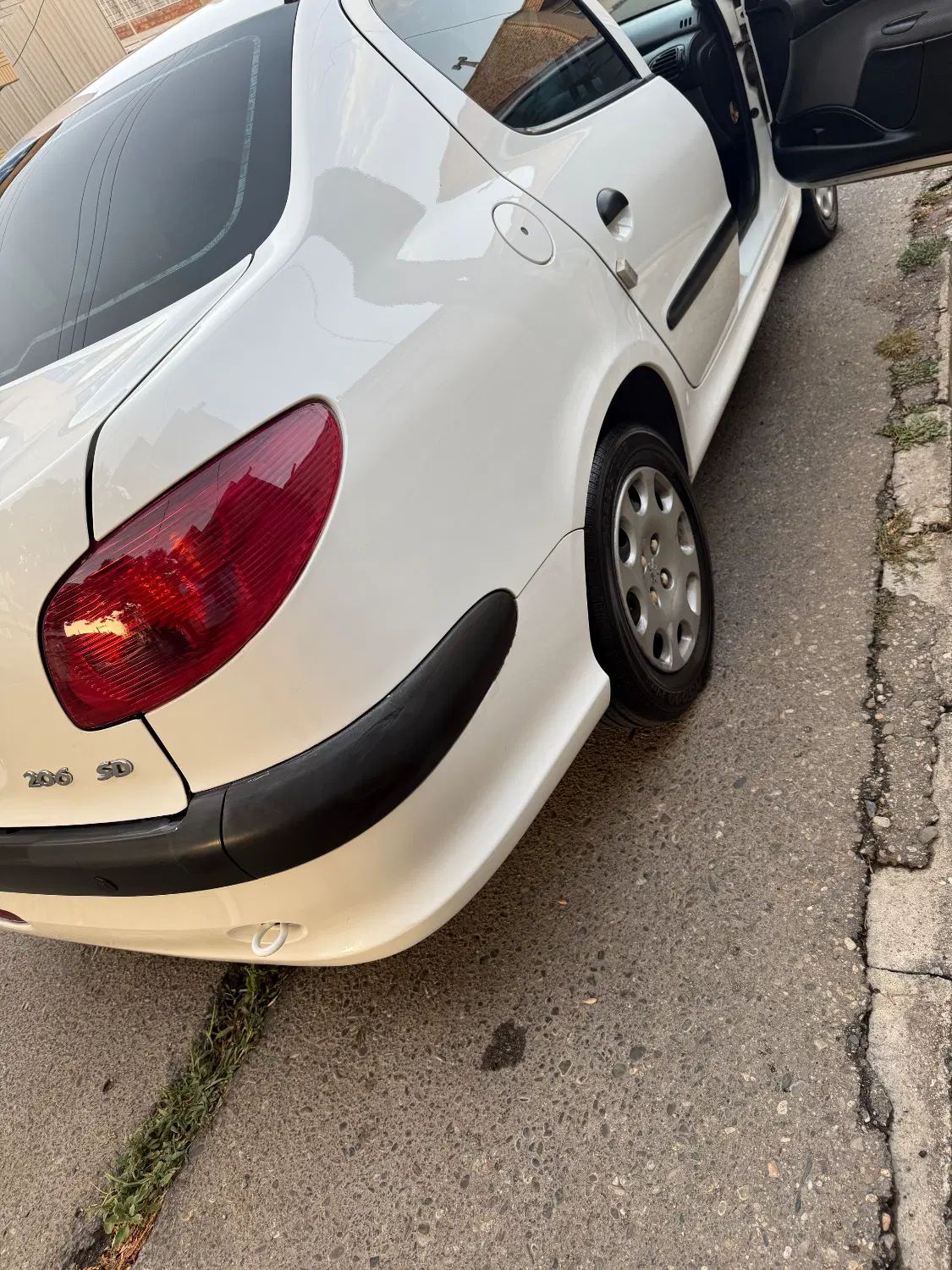 پژو ۲۰۶ صندوق دار v8 - 1398