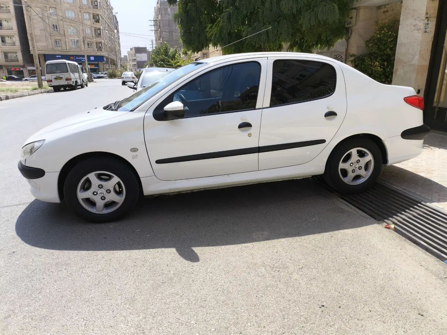 پژو ۲۰۶ صندوق دار v8 - 1394