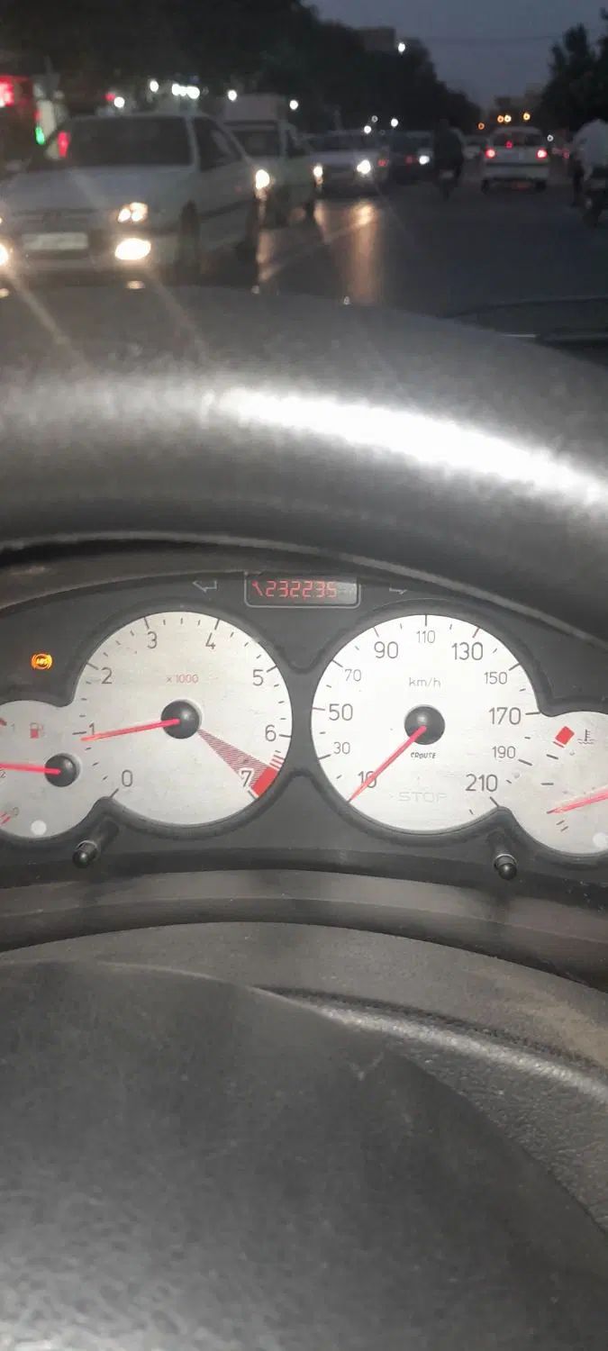 پژو ۲۰۶ صندوق دار v8 - 1394