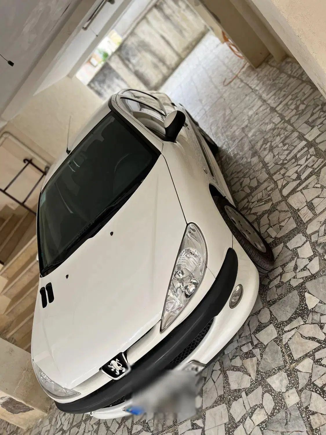 پژو ۲۰۶ صندوق دار v8 - 1396
