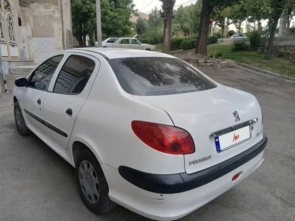پژو ۲۰۶ صندوق دار v8 - 1398
