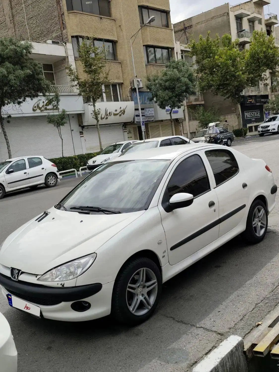 پژو ۲۰۶ صندوق دار v8 - 1397
