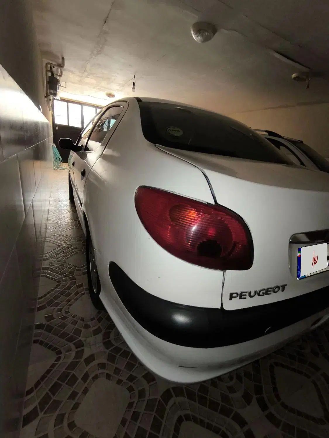 پژو ۲۰۶ صندوق دار v8 - 1396