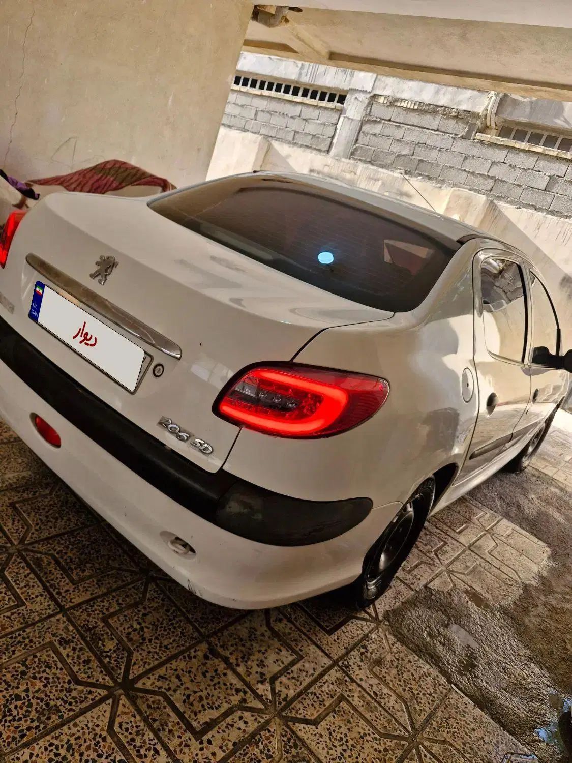 پژو ۲۰۶ صندوق دار v8 - 1396