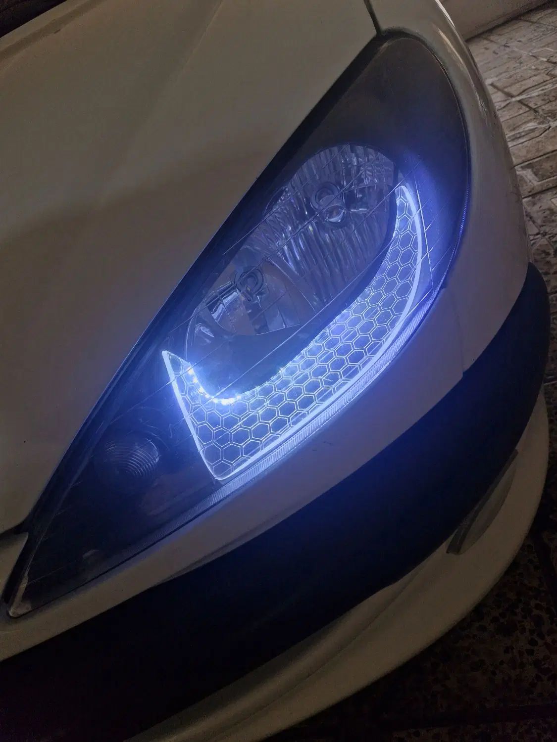 پژو ۲۰۶ صندوق دار v8 - 1396