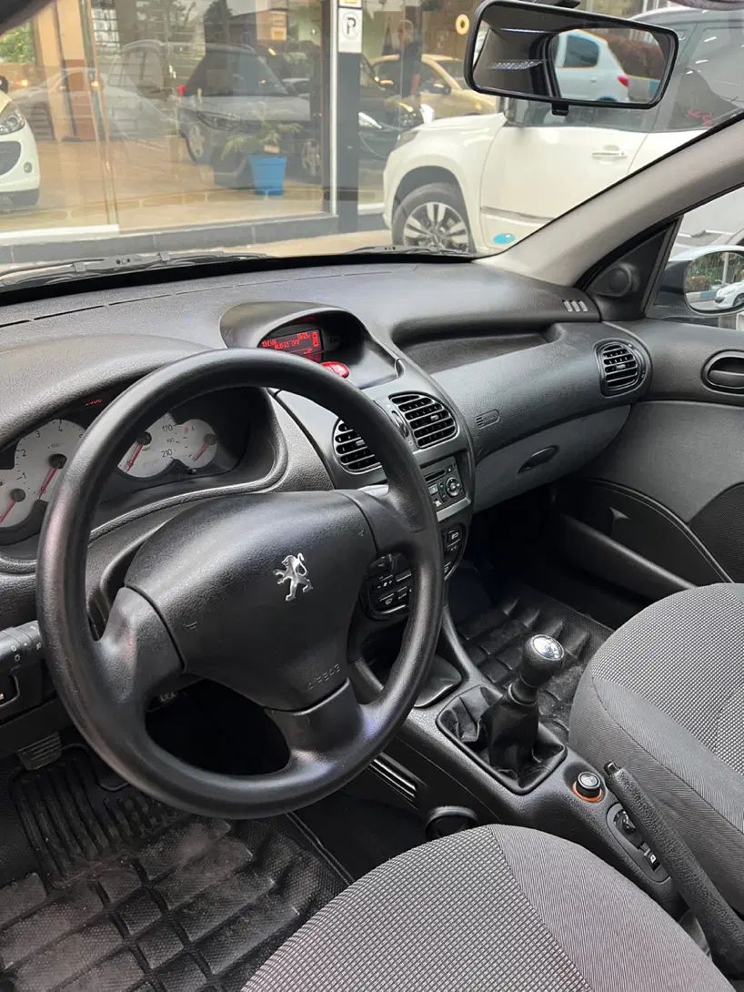پژو ۲۰۶ صندوق دار v8 - 1394