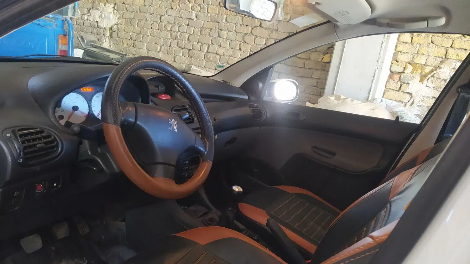 پژو ۲۰۶ صندوق دار v8 - 1390