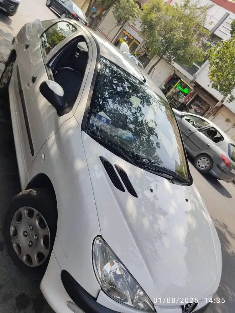 پژو ۲۰۶ صندوق دار v8 - 1392
