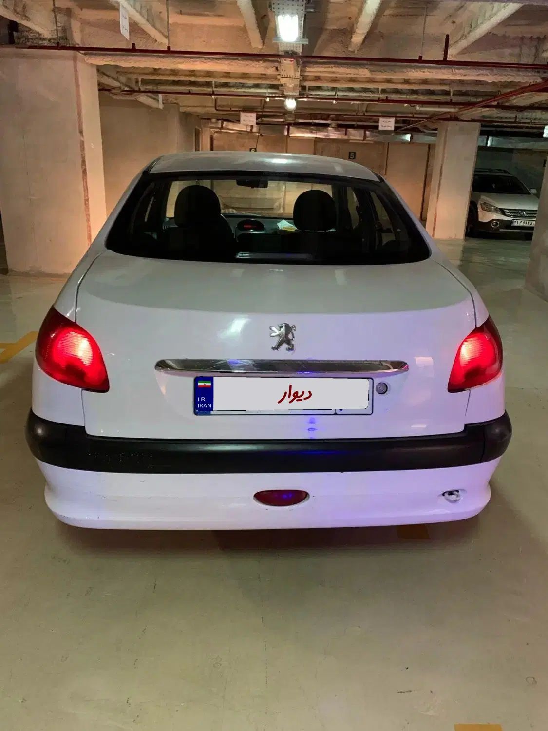 پژو ۲۰۶ صندوق دار v8 - 1390