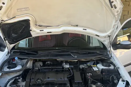 پژو ۲۰۶ صندوق دار v8 - 1392