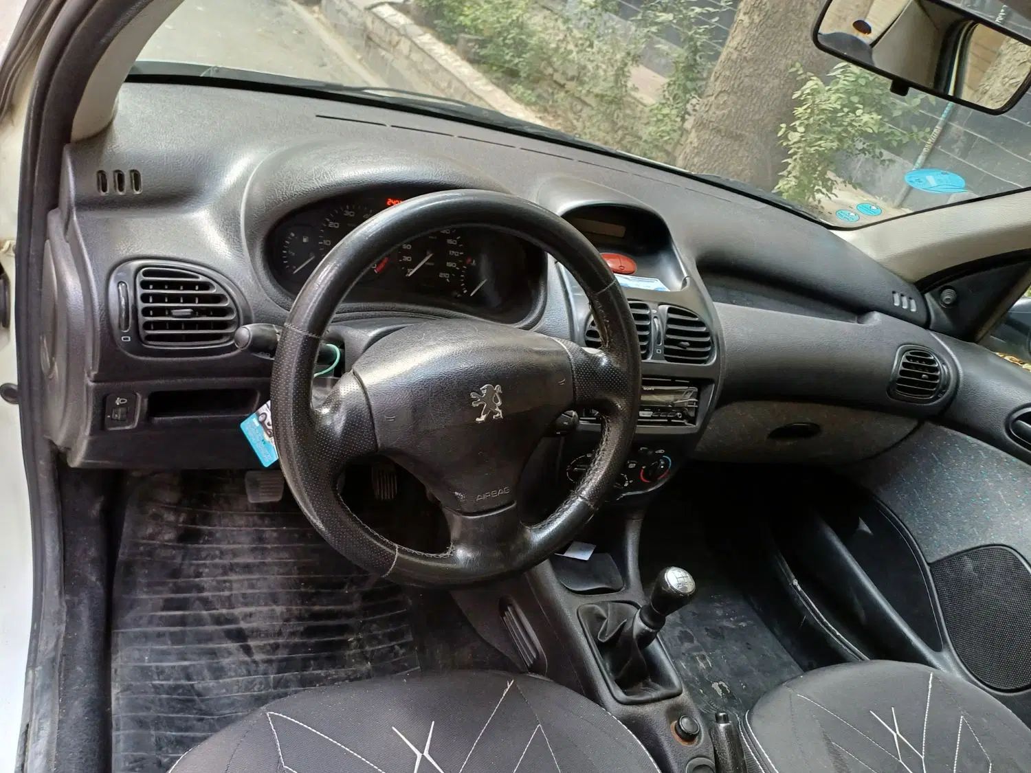 پژو ۲۰۶ صندوق دار v8 - 1390