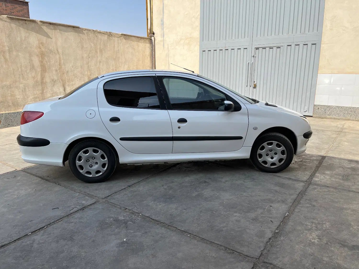 پژو ۲۰۶ صندوق دار v8 - 1390