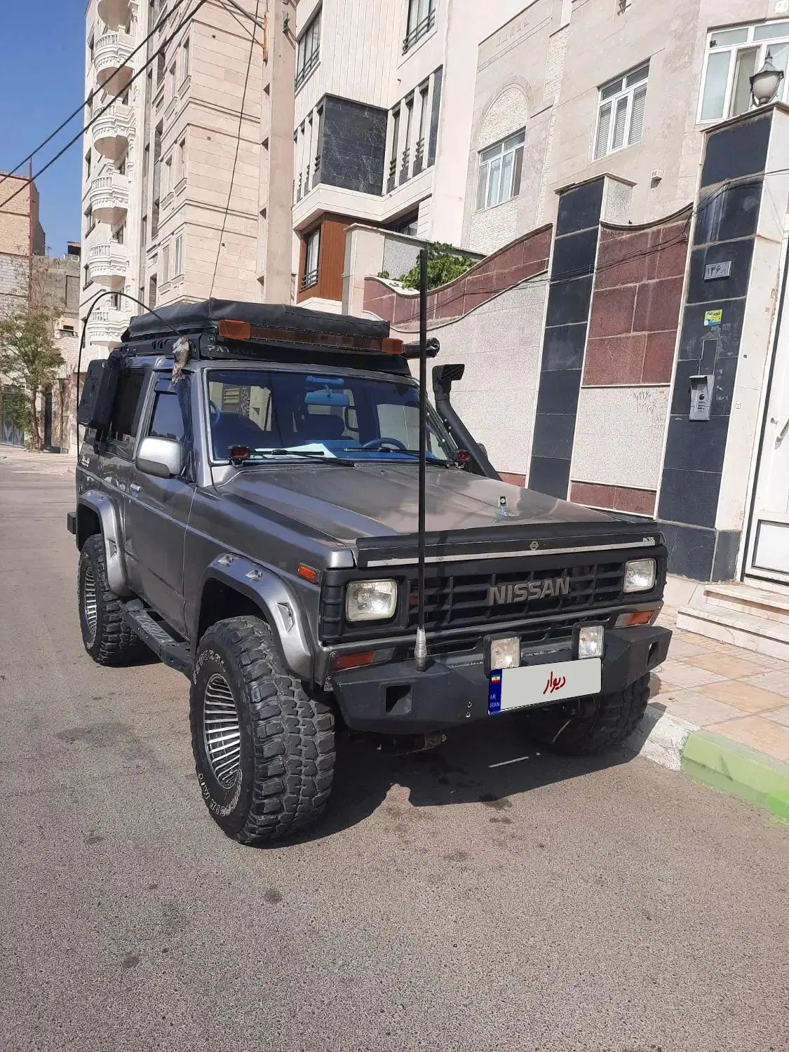 نیسان پاترول دو درب دنده‌ای - 1992