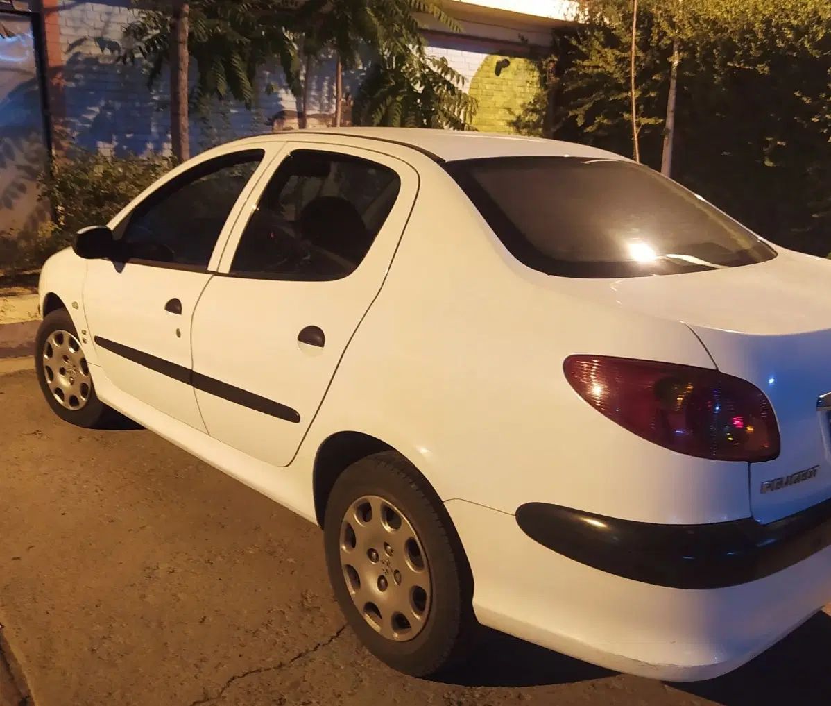 پژو ۲۰۶ صندوق دار v8 - 1396