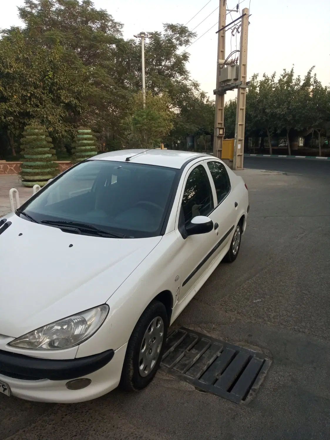 پژو ۲۰۶ صندوق دار v8 - 1396