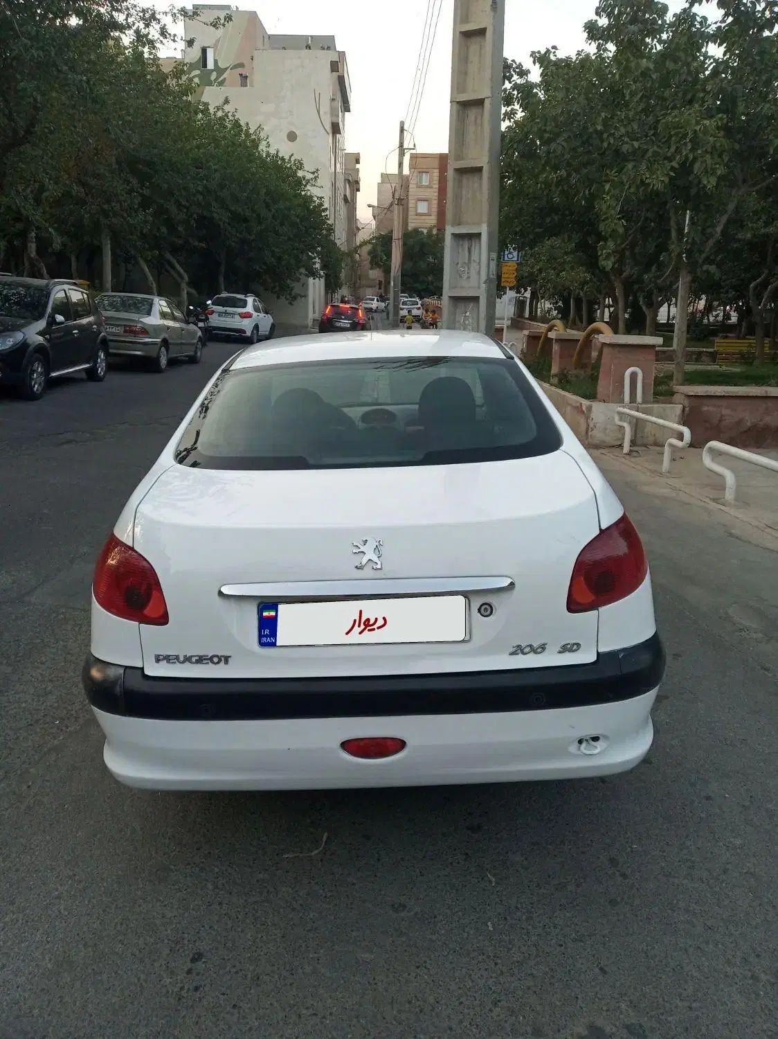 پژو ۲۰۶ صندوق دار v8 - 1396
