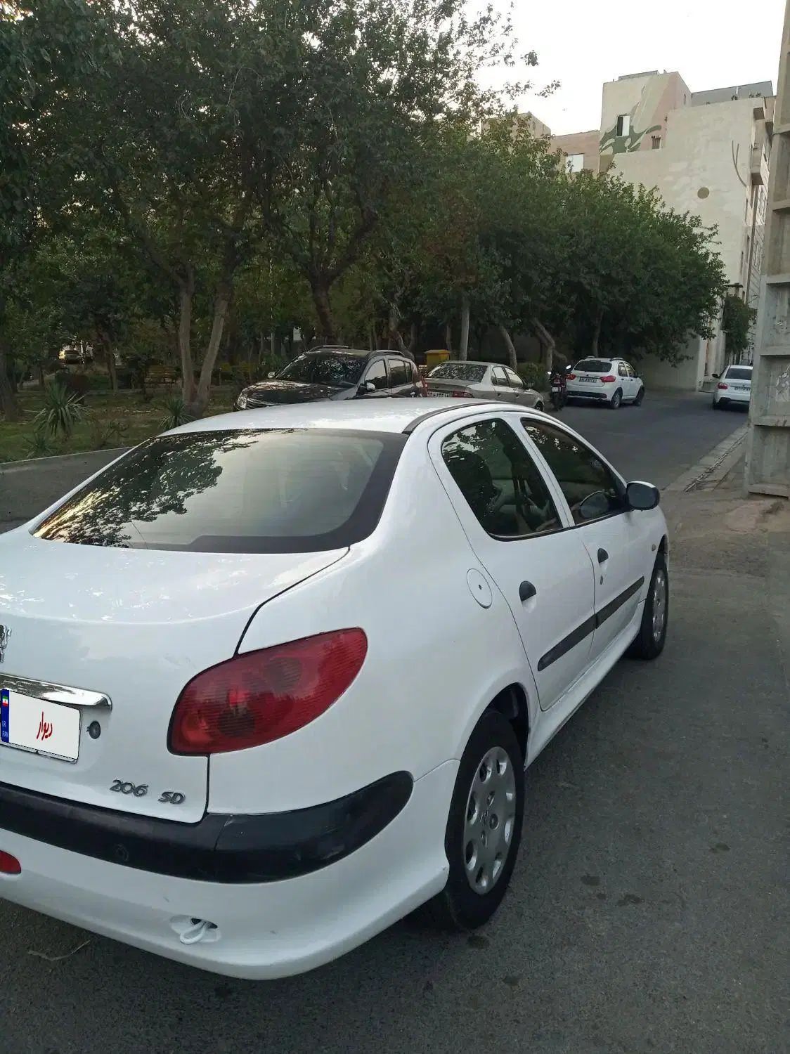 پژو ۲۰۶ صندوق دار v8 - 1396