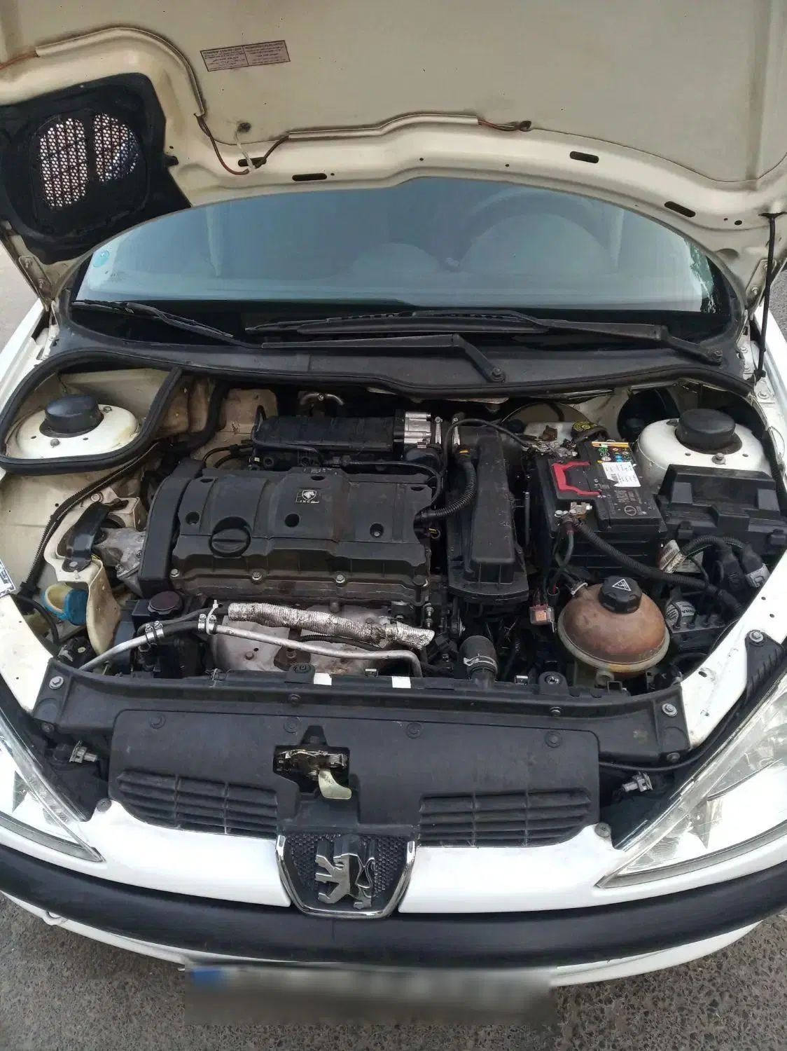 پژو ۲۰۶ صندوق دار v8 - 1396
