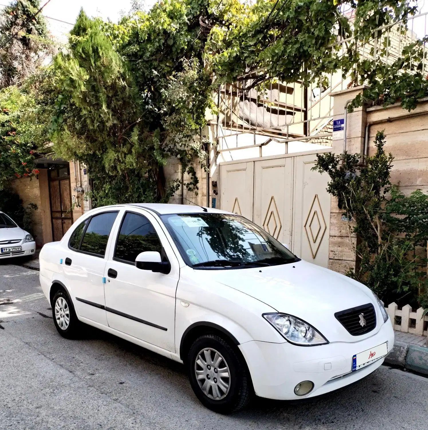 تیبا صندوق دار SX - 1395