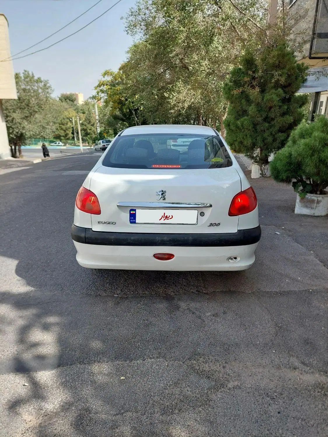 پژو ۲۰۶ صندوق دار v8 - 1393