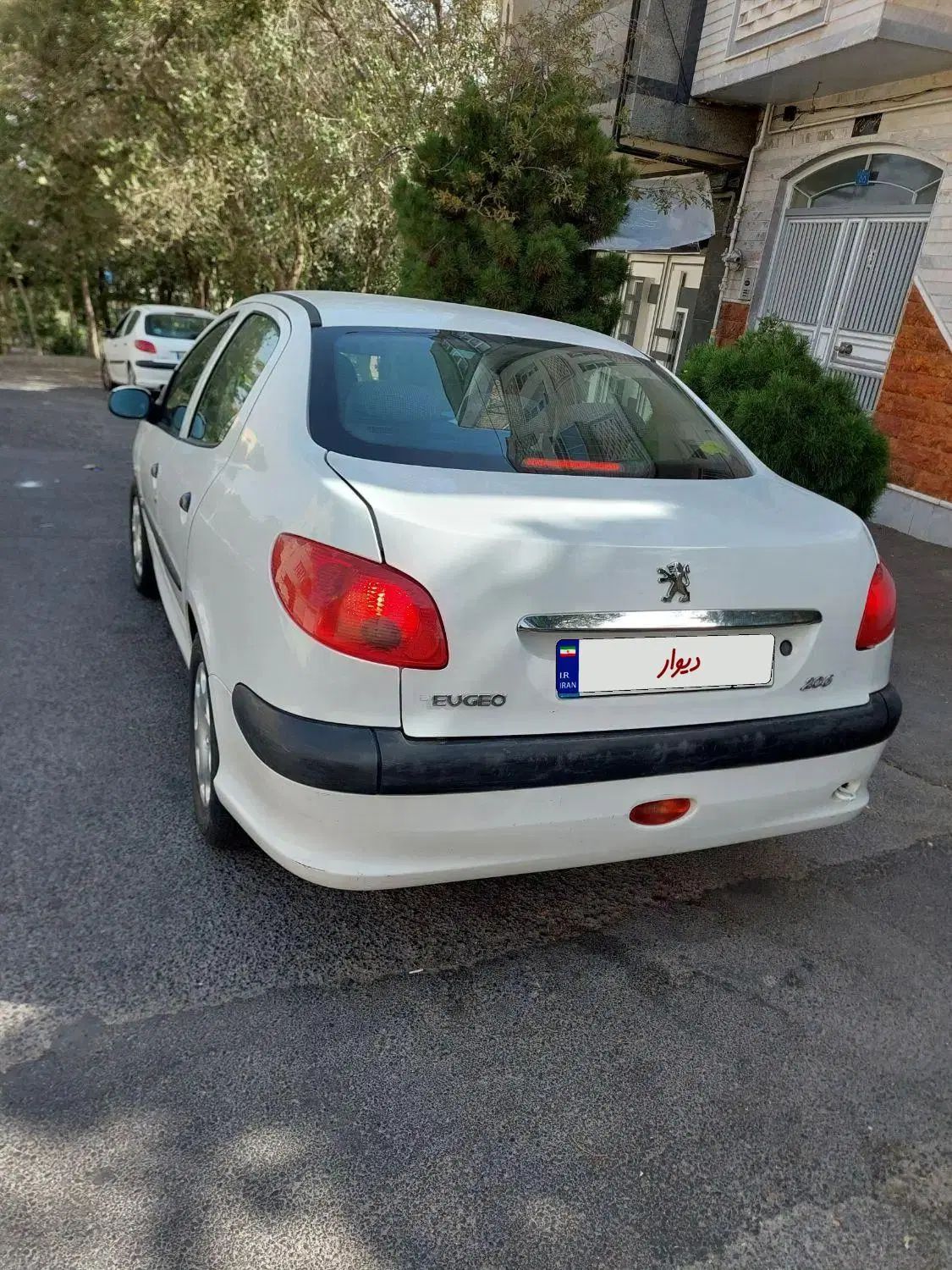 پژو ۲۰۶ صندوق دار v8 - 1393