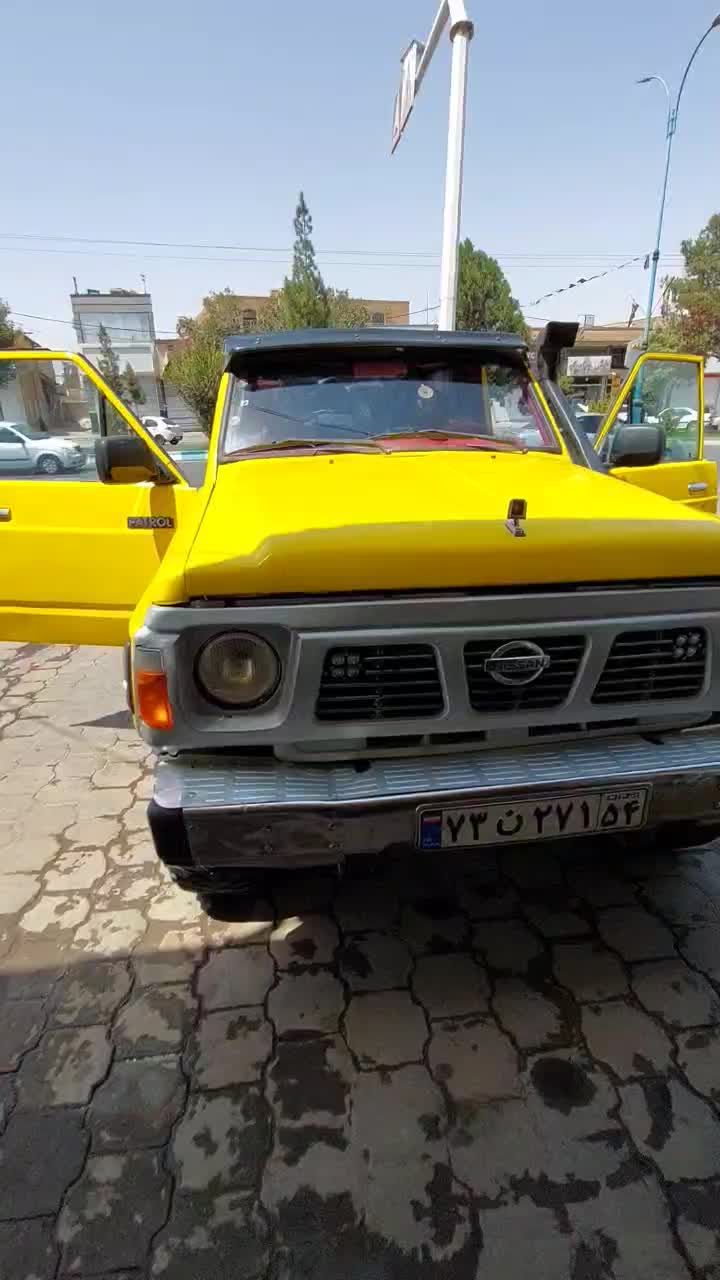 نیسان پاترول دو درب دنده‌ای - 1989