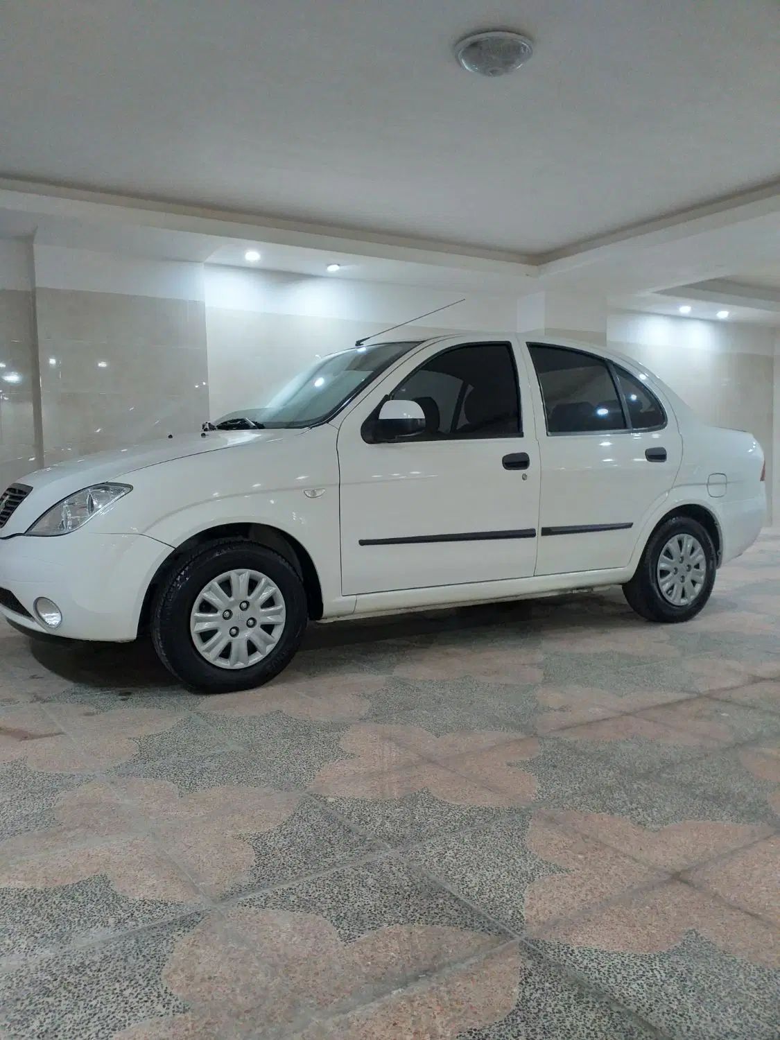 تیبا صندوق دار SX - 1400
