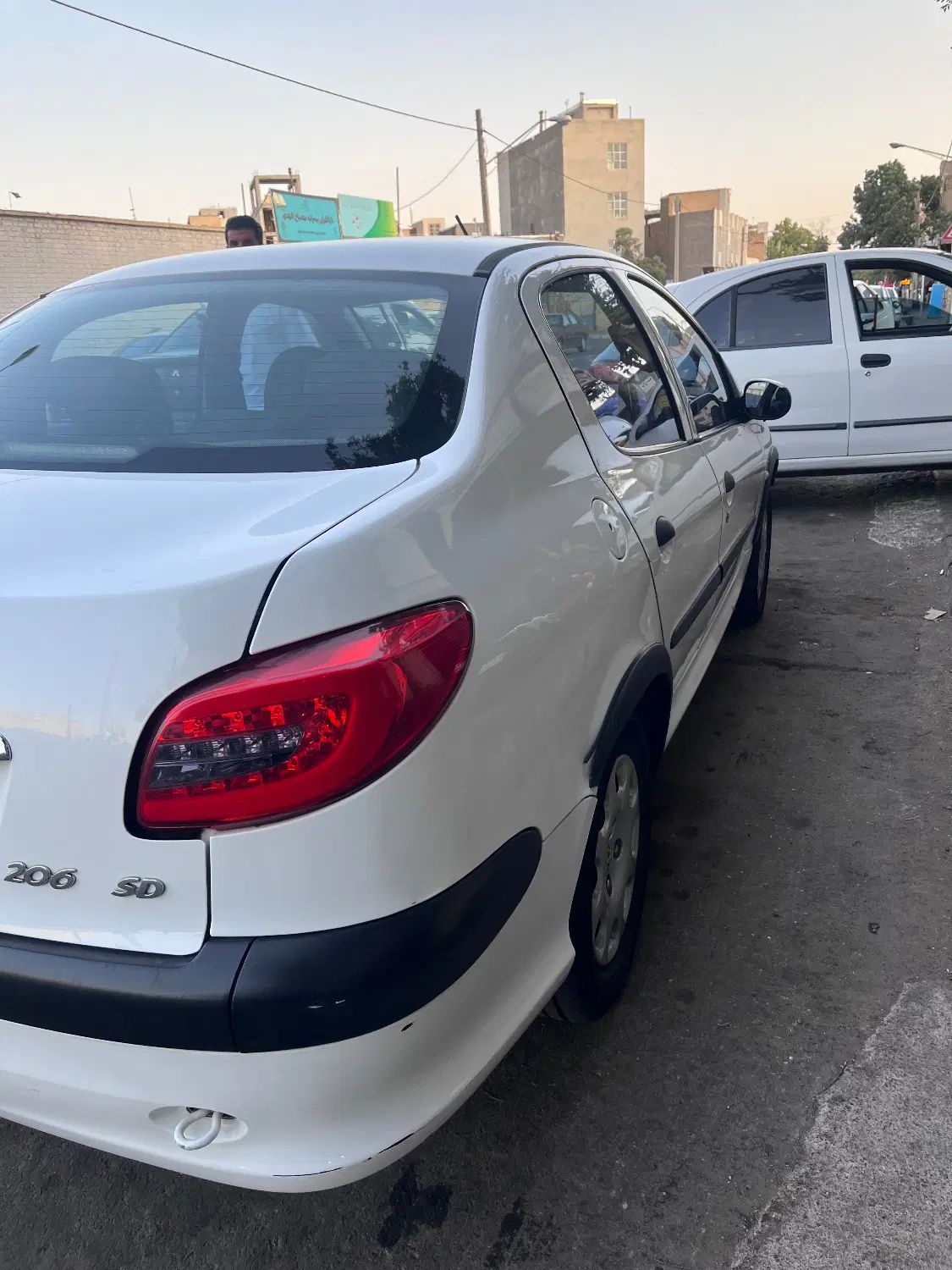 پژو ۲۰۶ صندوق دار v8 - 1398