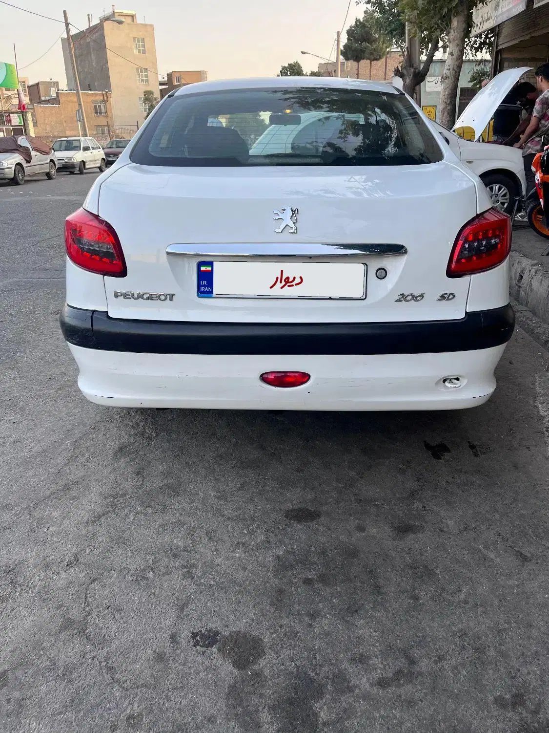 پژو ۲۰۶ صندوق دار v8 - 1398