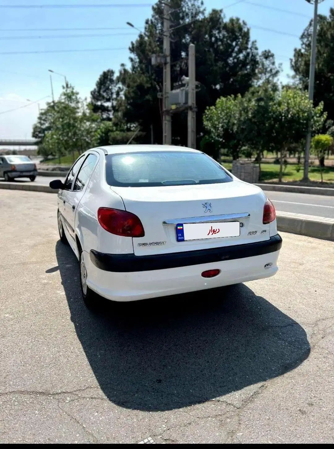پژو ۲۰۶ صندوق دار v8 - 1398