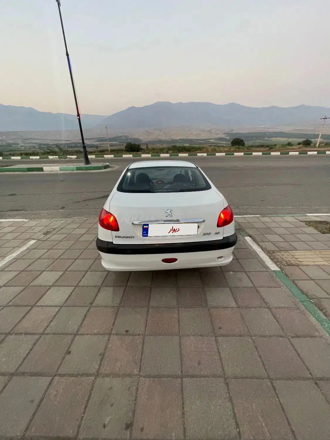 پژو ۲۰۶ صندوق دار v8 - 1397