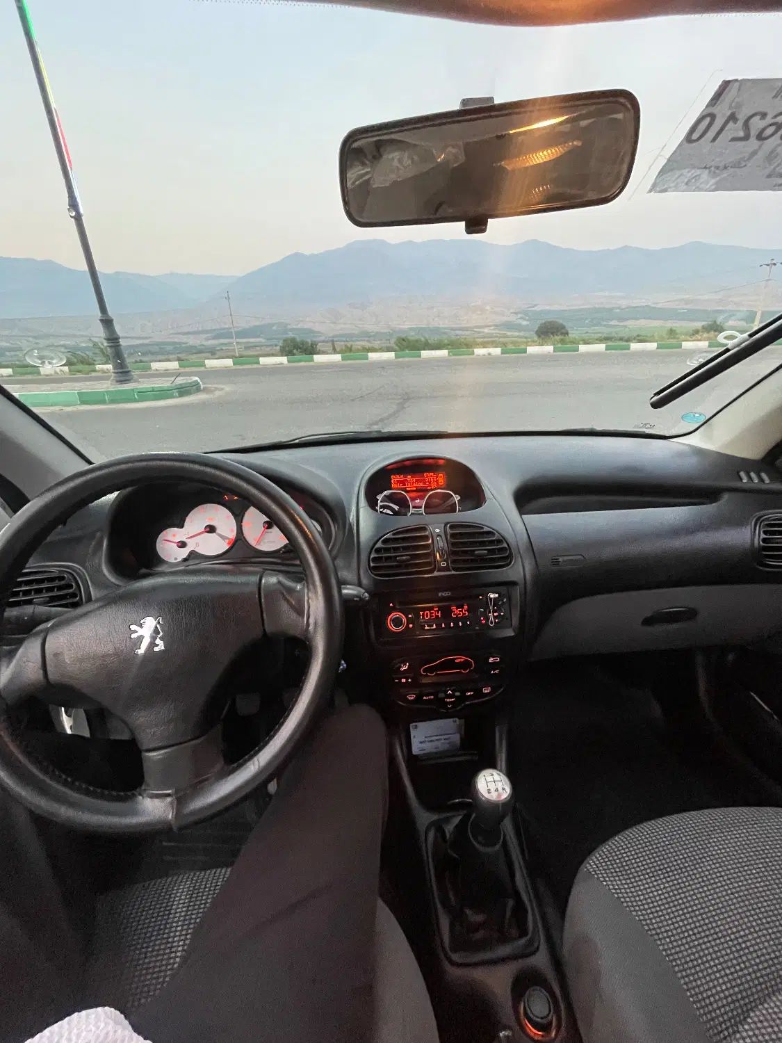 پژو ۲۰۶ صندوق دار v8 - 1397