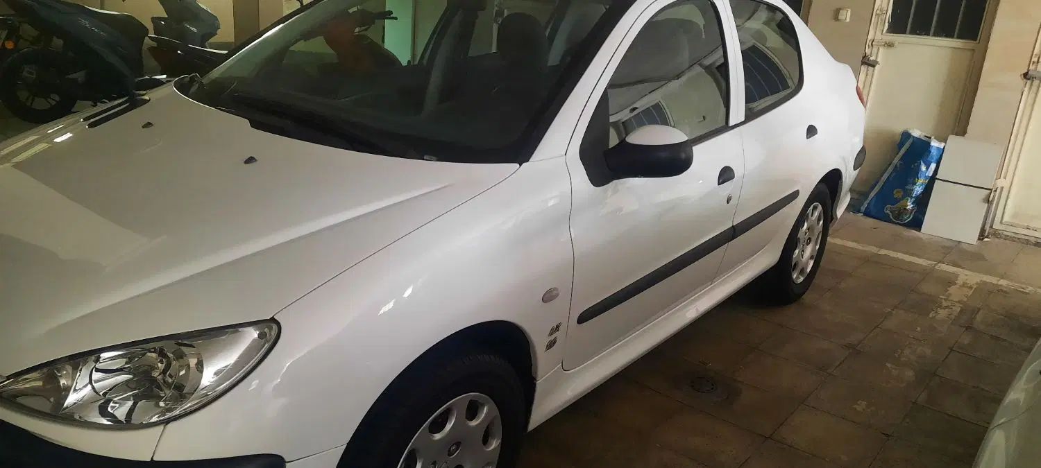 پژو ۲۰۶ صندوق دار v8 - 1396