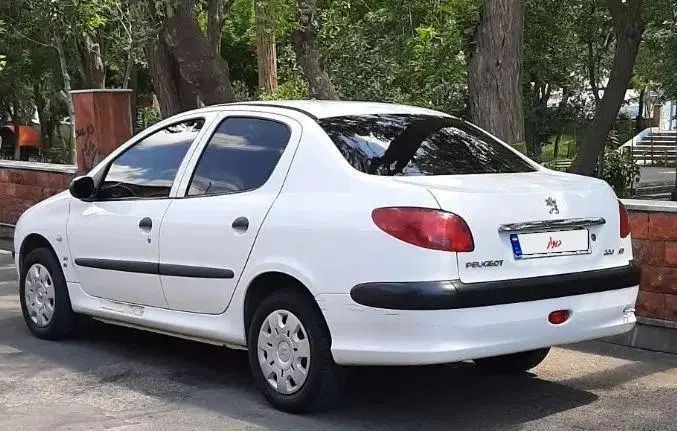 پژو ۲۰۶ صندوق دار v8 - 1398