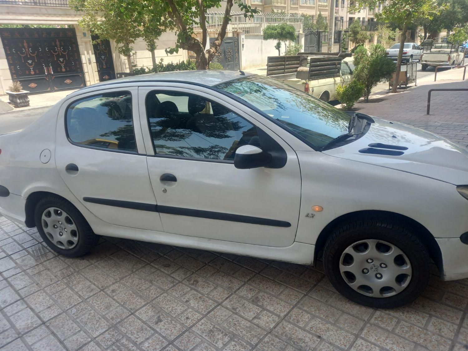 پژو ۲۰۶ صندوق دار v8 - 1399
