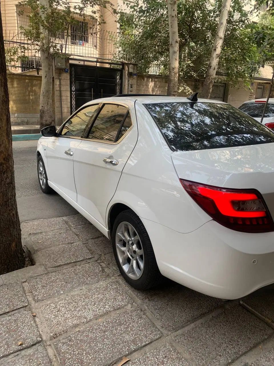 دنا پلاس توربو اتوماتیک - 1402