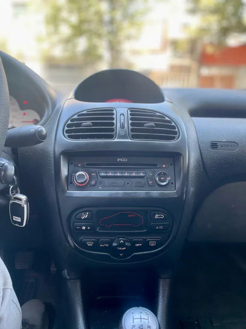 پژو ۲۰۶ صندوق دار v8 - 1397