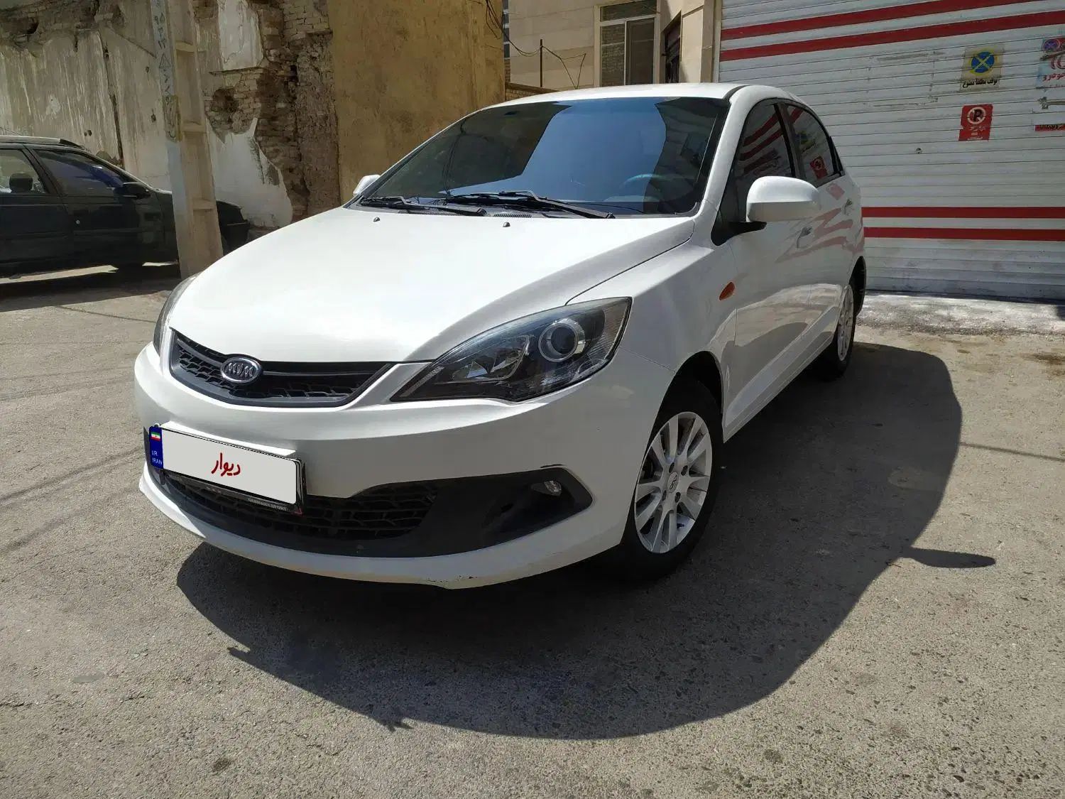 ام وی ام 315 صندوقدار اسپرت دنده‌ای - 1395