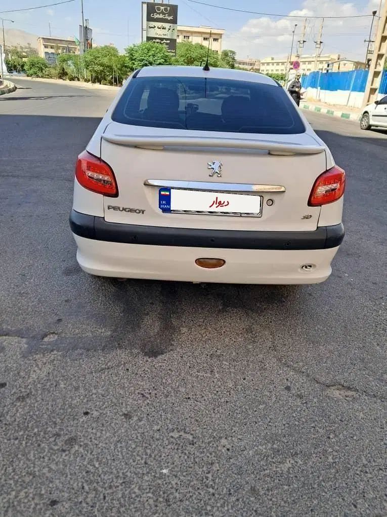 پژو ۲۰۶ صندوق دار v8 - 1393