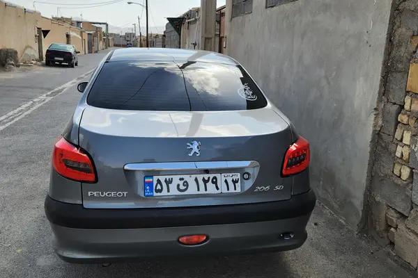 پژو ۲۰۶ صندوق دار v8 - 1396