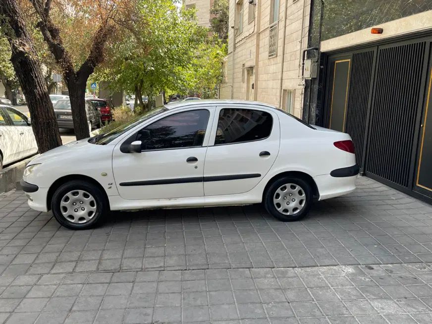 پژو ۲۰۶ صندوق دار v8 - 1393