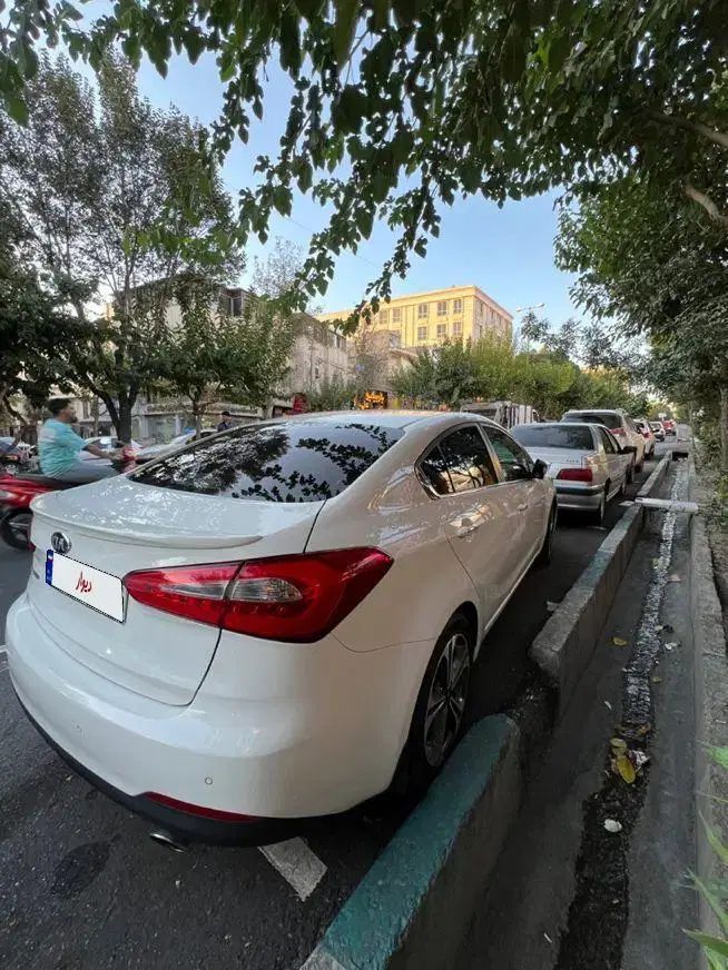 کیا سراتو 2.0 لیتر اتوماتیک GT لاین - 2015