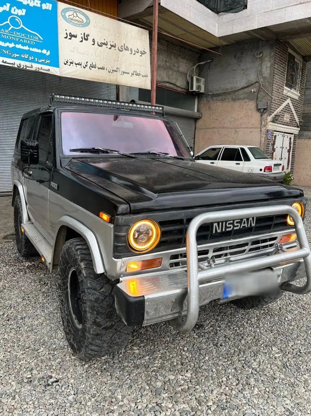 نیسان پاترول دو درب دنده‌ای - 2000
