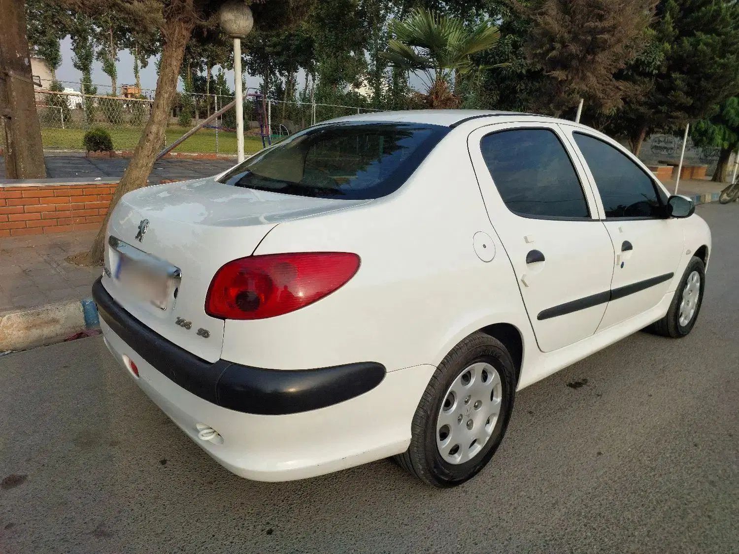 پژو ۲۰۶ صندوق دار v8 - 1396