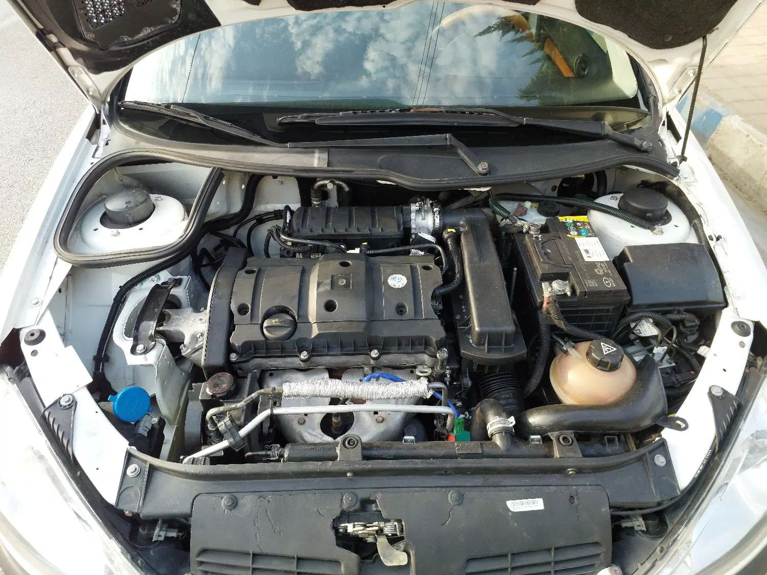 پژو ۲۰۶ صندوق دار v8 - 1396