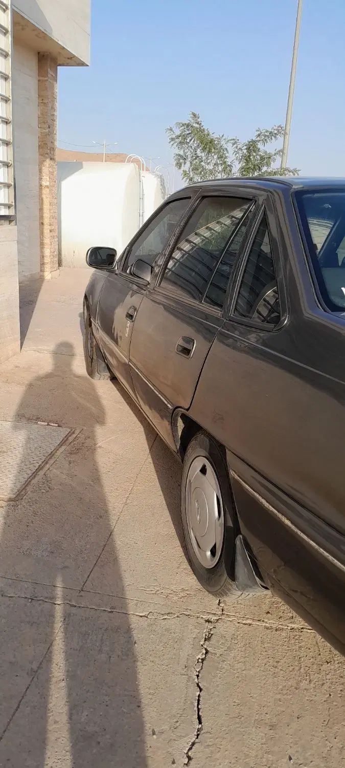 دوو سیلو سدان - 1379