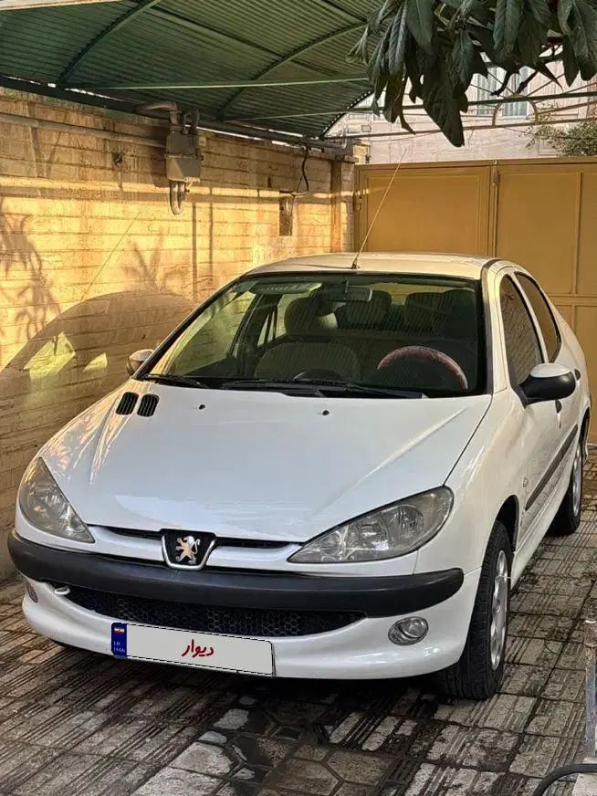 پژو ۲۰۶ صندوق دار v8 - 1393